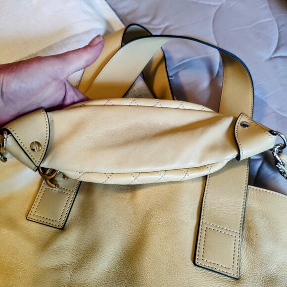 Chanel Weekender - Picture 6 of 15